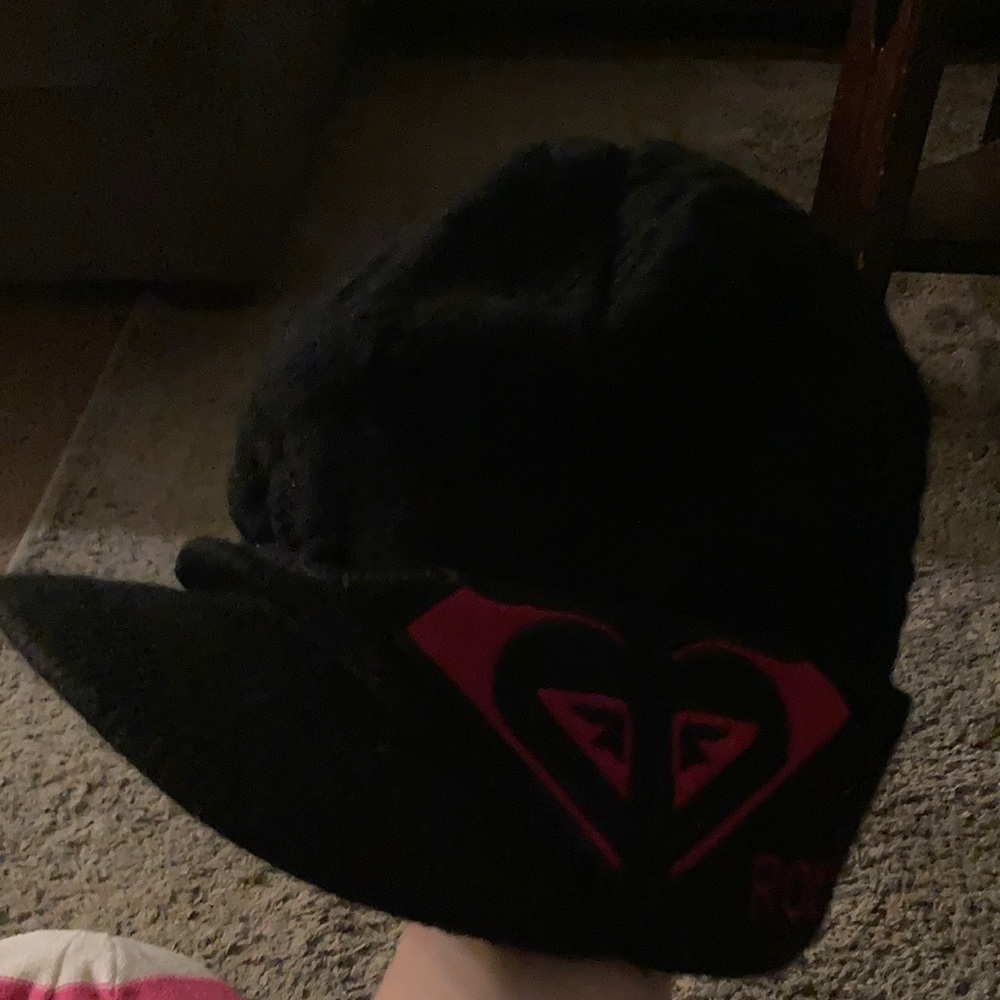 Roxy beenie